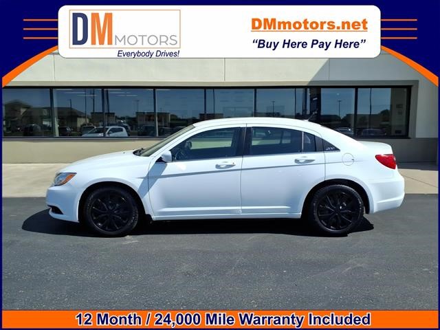 2013 Chrysler 200 LX's photo