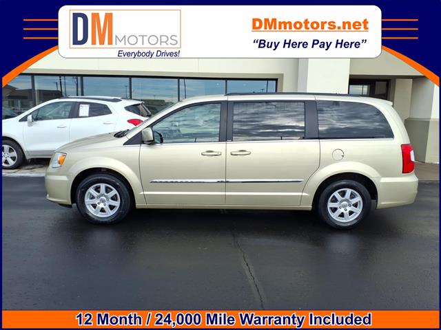 2011 Chrysler Town & Country Touring's photo