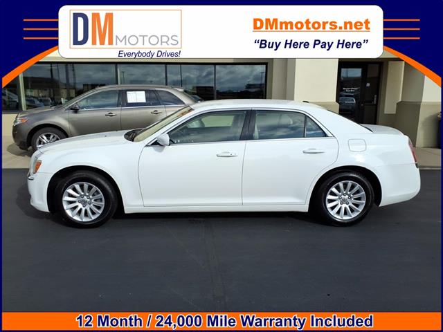 2011 Chrysler 300 Base – R8097C