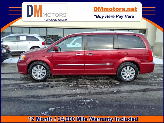 2016 Chrysler Town & Country Touring's photo