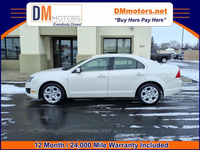 2011 Ford Fusion SE  R8149M