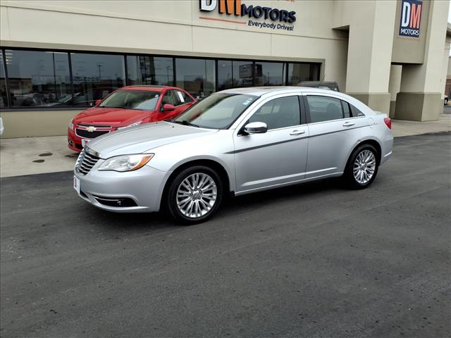 2011 Chrysler 200 Limited:R8281R