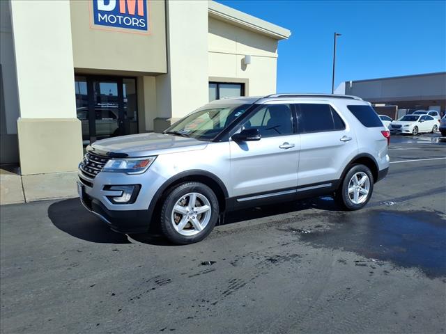 2016 Ford Explorer XLT:R8252M