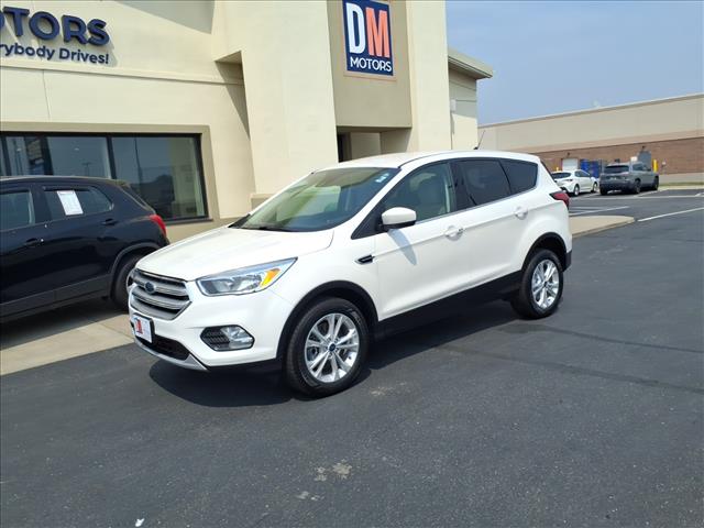 2019 Ford Escape SE:R8417C