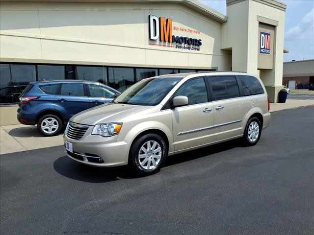 2015 Chrysler Town and Country Touring:R8283MA