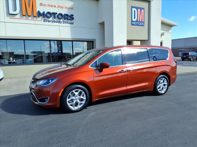 2018 Chrysler Pacifica Touring Plus:R8298C