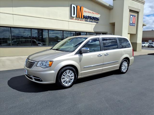 2014 Chrysler Town and Country Limited:R8269C