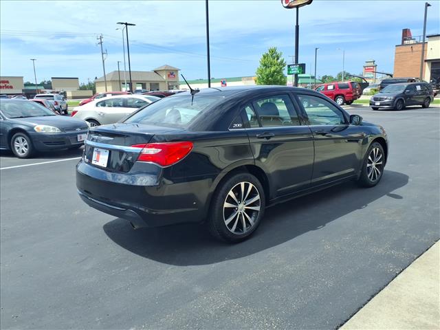 2013 Chrysler 200 Touring:R8365R