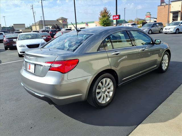 2013 Chrysler 200 Limited