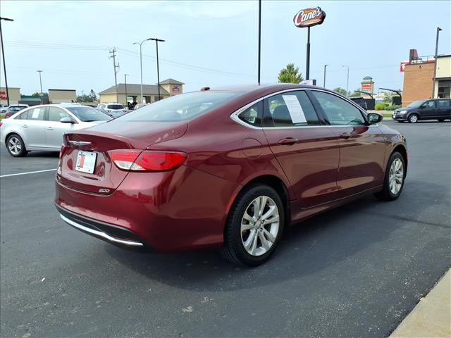 2015 Chrysler 200 Limited:R8438R