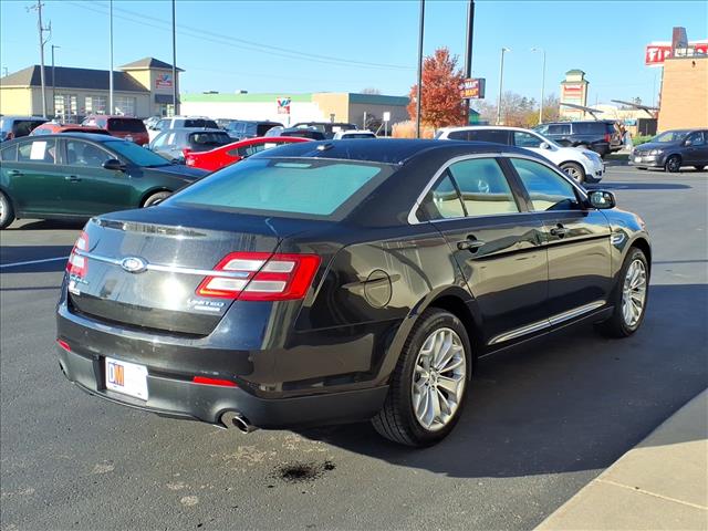 2015 Ford Taurus Limited:R8489M