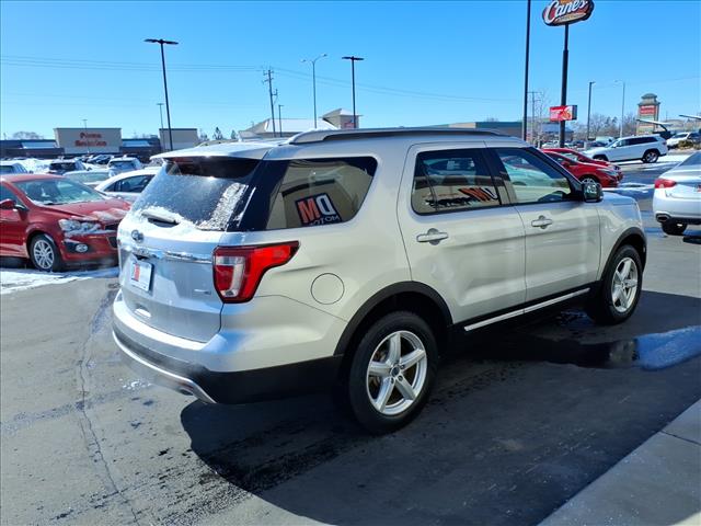 2016 Ford Explorer XLT:R8252M
