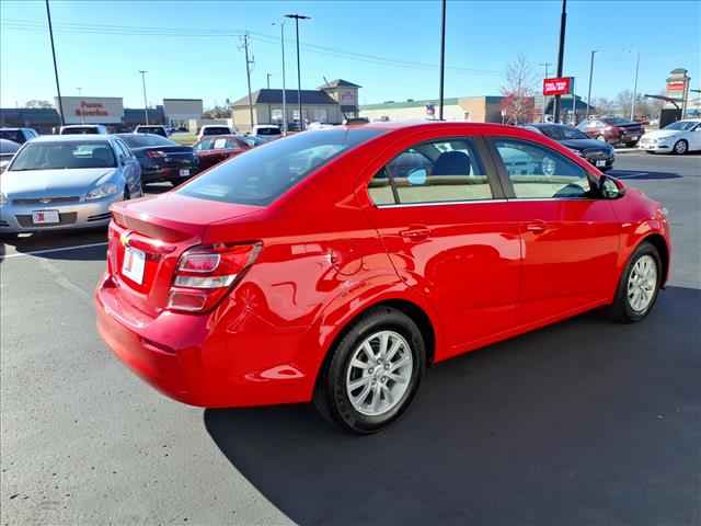 2019 Chevrolet Sonic LT Auto:R8162C