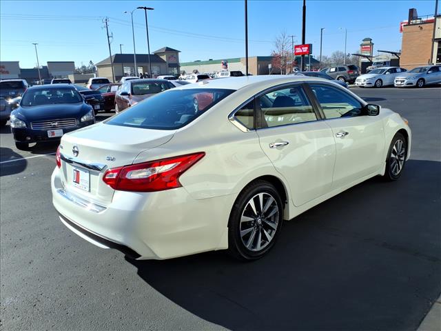 2016 Nissan Altima 2.5 SV:R8139C