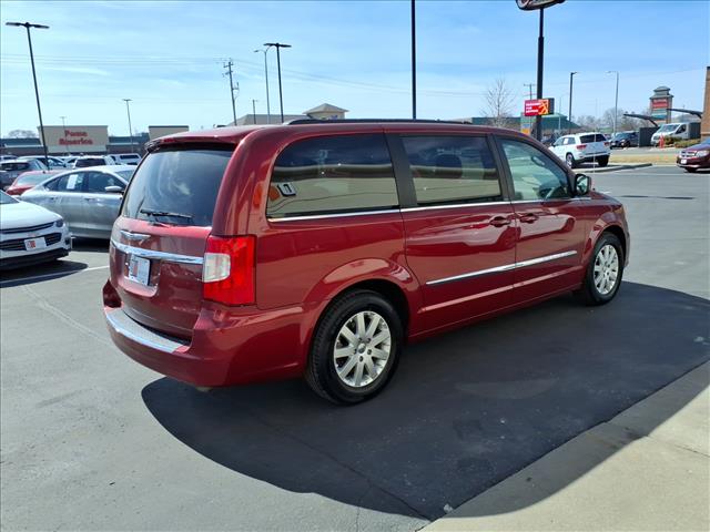 2014 Chrysler Town and Country Touring:8221M