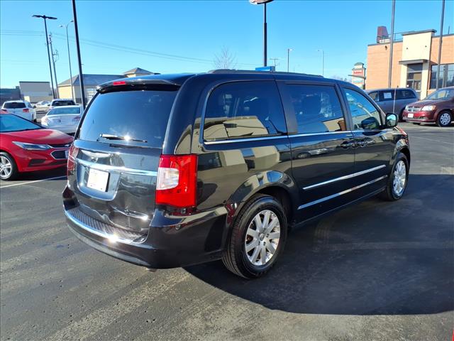 2013 Chrysler Town and Country Touring:R8240C