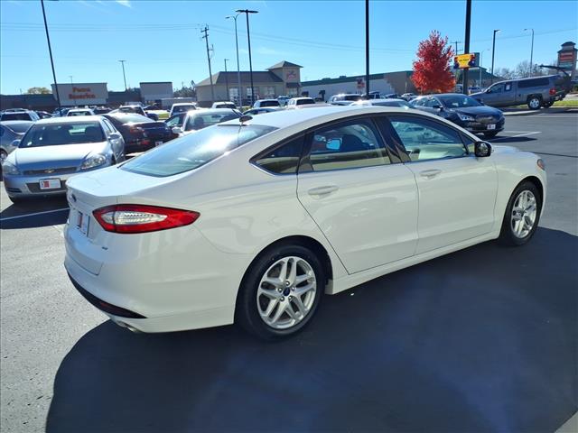 2015 Ford Fusion SE:R8161R