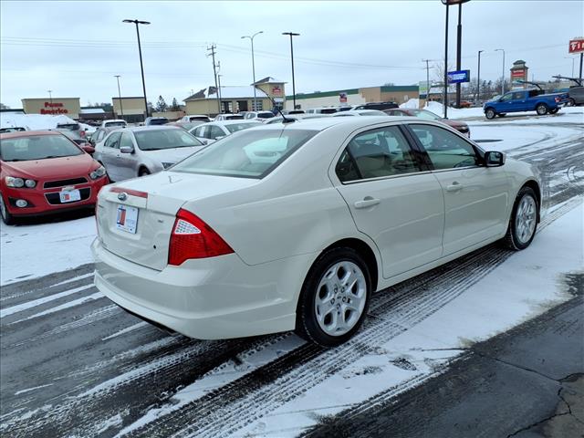 2011 Ford Fusion SE:R8149M