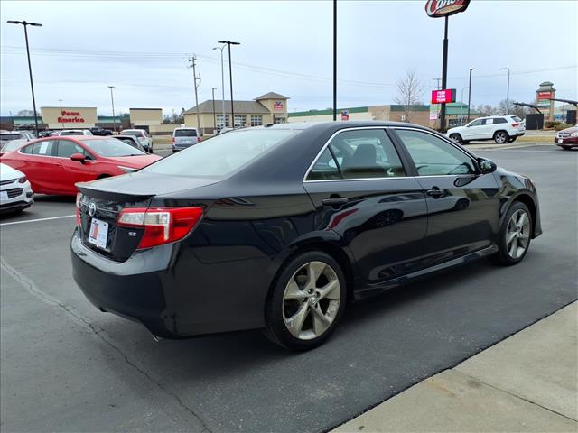 2012 Toyota Camry SE V6:R8250M