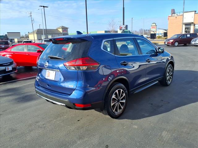 2017 Nissan Rogue S:R8296C