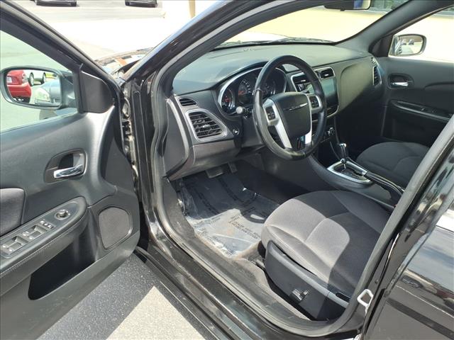 2013 Chrysler 200 Touring:R8365R