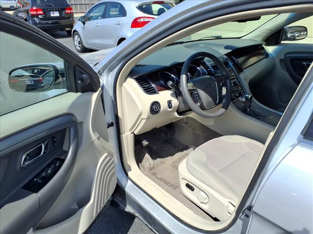 2011 Ford Taurus SEL:R8340C