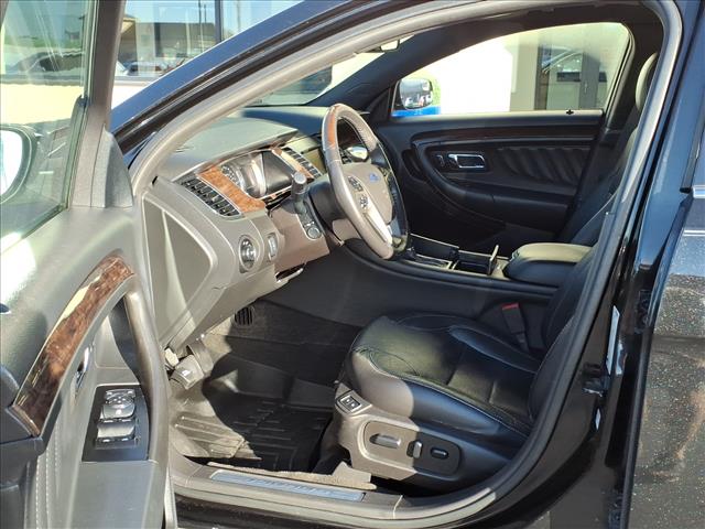 2015 Ford Taurus Limited:R8489M
