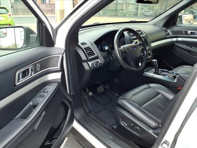 2016 Ford Explorer XLT:R8339C