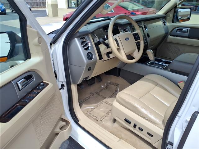 2011 Ford Expedition EL XLT:R8329M