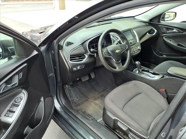 2017 Chevrolet Malibu LS:R8251M