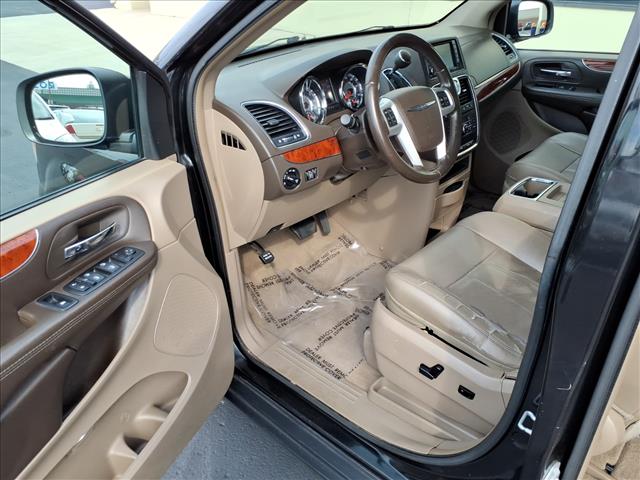 2014 Chrysler Town and Country Touring