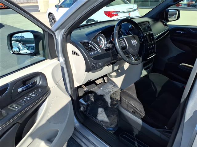 2014 Dodge Grand Caravan SE 30th Anniversary:R8264M