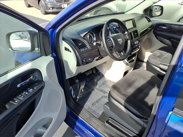 2018 Dodge Grand Caravan SE:R8160R