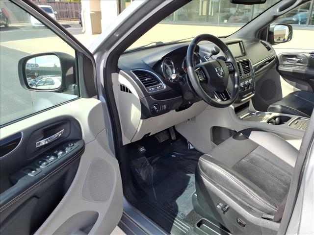 2018 Dodge Grand Caravan SXT:R8434M