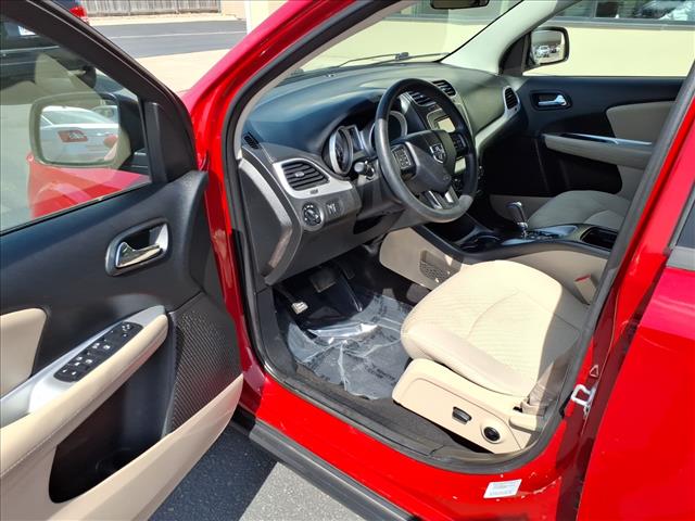 2016 Dodge Journey SXT:R8308C