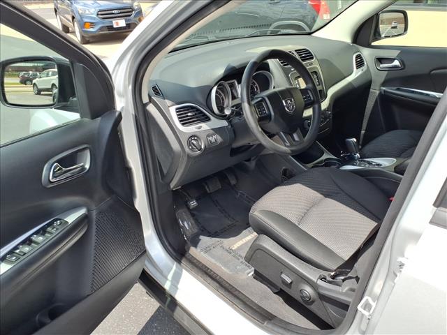 2011 Dodge Journey Mainstreet:R8429M