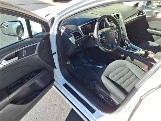 2015 Ford Fusion SE:R8161R