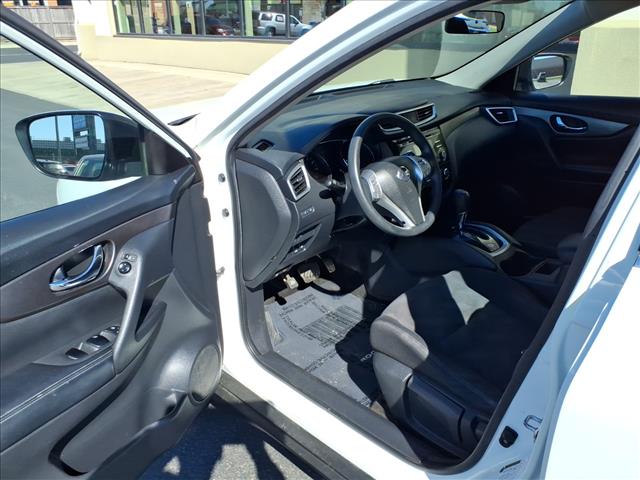 2016 Nissan Rogue S:R8299C