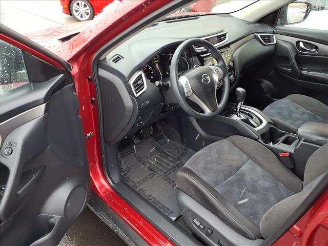 2015 Nissan Rogue SV:R8275C