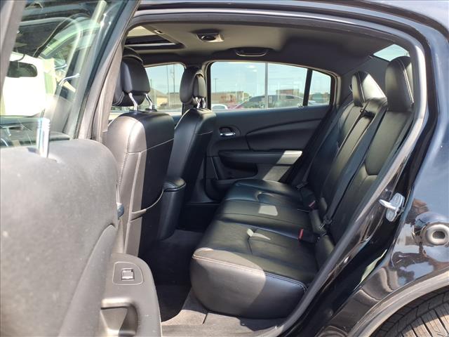 2012 Chrysler 200 Limited:R8356C