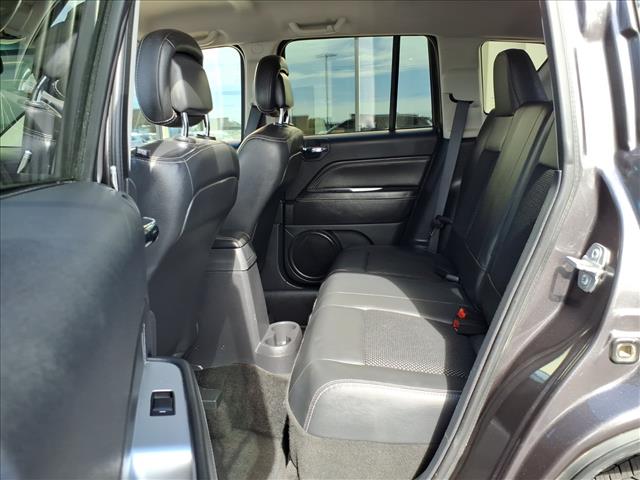 2015 Jeep Compass Latitude:R8482C