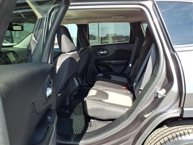 2014 Jeep Cherokee Latitude:R8249M