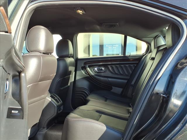2015 Ford Taurus Limited:R8489M