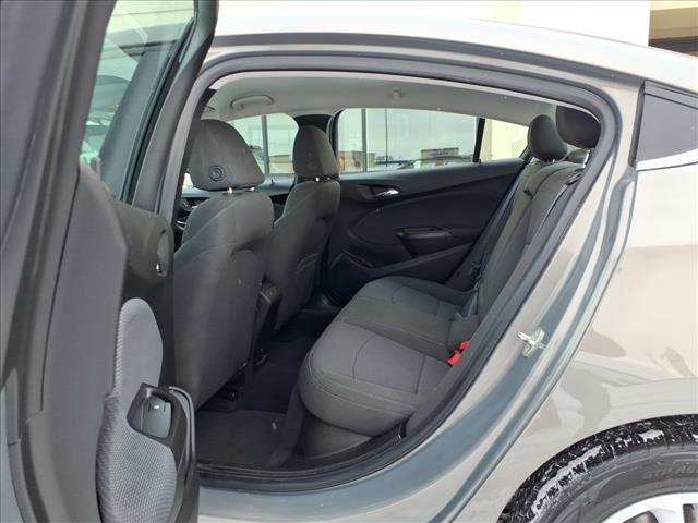 2018 Chevrolet Cruze LT Auto:R8242M