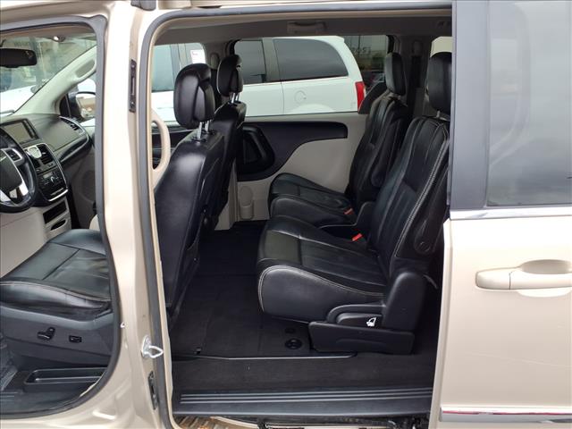 2014 Chrysler Town and Country Touring:R8149C