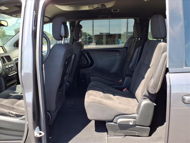 2017 Dodge Grand Caravan SE:R8306C
