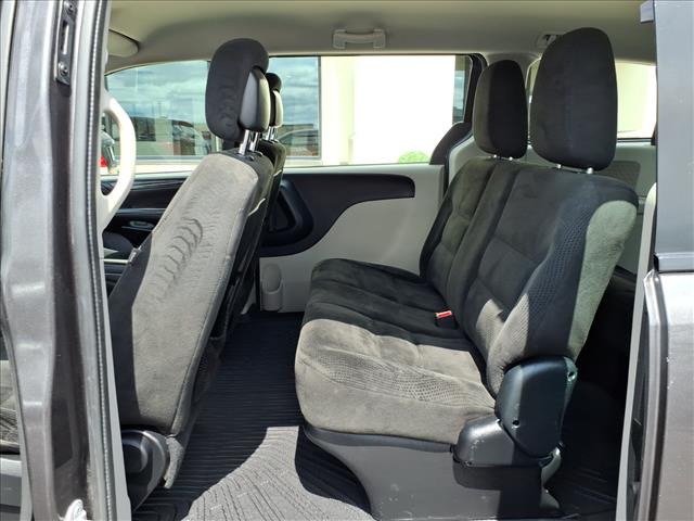 2016 Dodge Grand Caravan American Value Package:R8392M