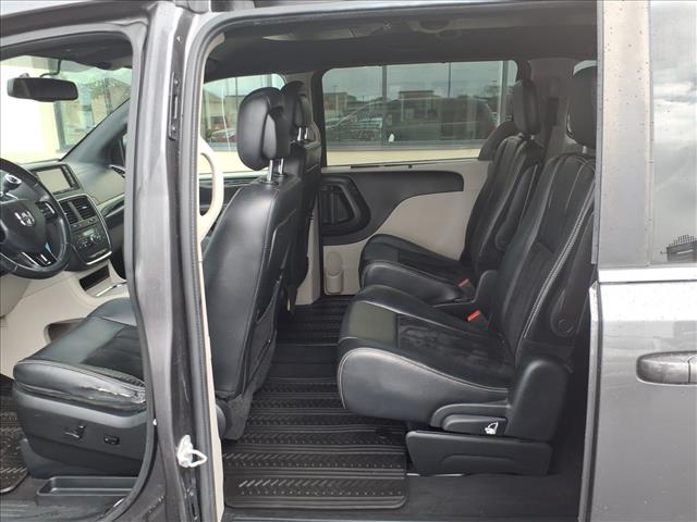 2014 Dodge Grand Caravan SXT 30th Anniversary:R8355C