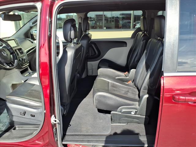 2018 Dodge Grand Caravan SXT:R8501M