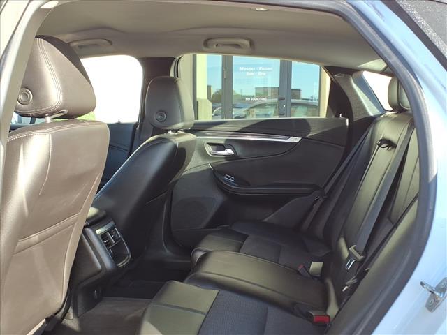 2016 Chevrolet Impala LT:R8504M